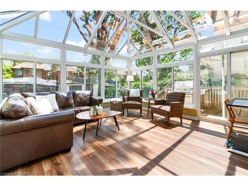 19 Jackson Avenue, Toronto, ON - Indoor Photo Showing Living Room