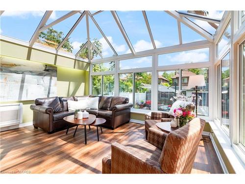 19 Jackson Avenue, Toronto, ON - Indoor Photo Showing Living Room