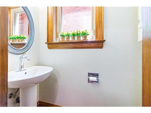 19 Jackson Avenue, Toronto, ON - Indoor Photo Showing Bathroom