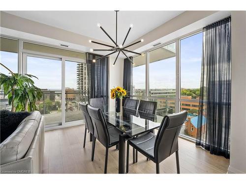 807-2025 Maria Street, Burlington, ON - Indoor Photo Showing Dining Room