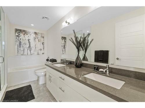 807-2025 Maria Street, Burlington, ON - Indoor Photo Showing Bathroom