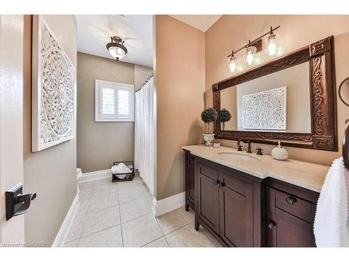 2115 Cunningham Court, Milton, ON - Indoor Photo Showing Bathroom