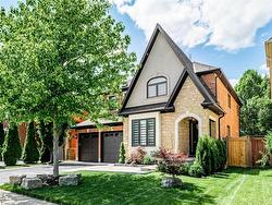 3390 Fox Run Circle  Oakville, ON L6L 6W4