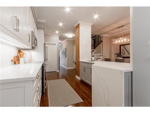 2438 Montagne Avenue, Oakville, ON - Indoor Photo Showing Kitchen