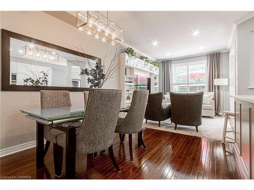 2438 Montagne Avenue, Oakville, ON - Indoor Photo Showing Dining Room