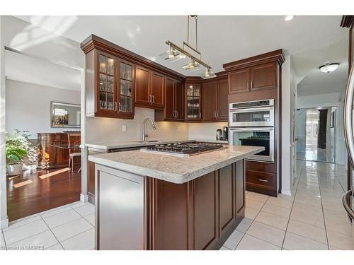 1008 Glenbrook Avenue, Oakville, ON - Indoor Photo Showing Kitchen