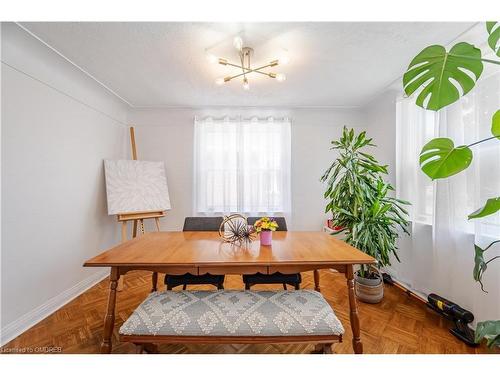 2149 Caroline Street, Burlington, ON - Indoor Photo Showing Dining Room