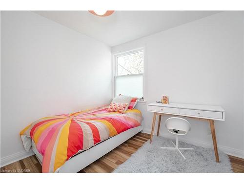 2149 Caroline Street, Burlington, ON - Indoor Photo Showing Bedroom