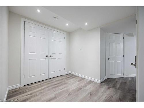 Basement-1063 Bedford Avenue, Burlington, ON - Indoor Photo Showing Other Room