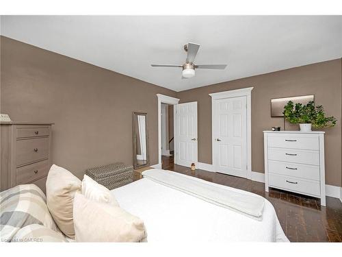 264 Winona Road, Hamilton, ON - Indoor Photo Showing Bedroom