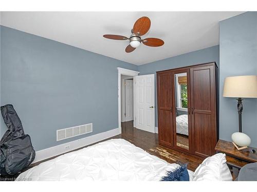 264 Winona Road, Hamilton, ON - Indoor Photo Showing Bedroom