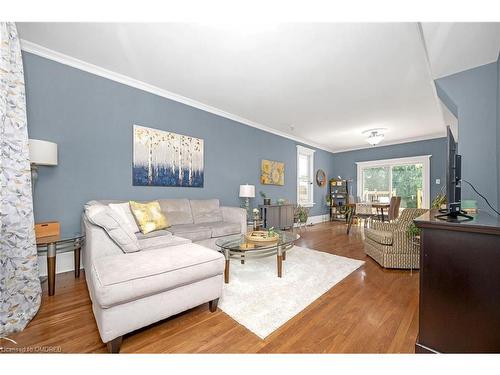 264 Winona Road, Hamilton, ON - Indoor Photo Showing Living Room