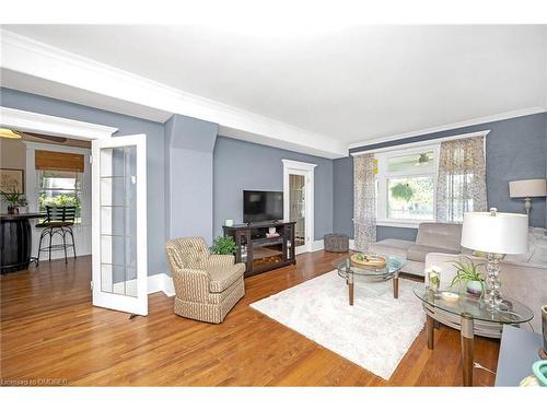 264 Winona Road, Hamilton, ON - Indoor Photo Showing Living Room