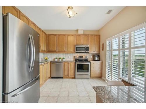 509-1499 Nottinghill Gate, Oakville, ON - Indoor Photo Showing Kitchen