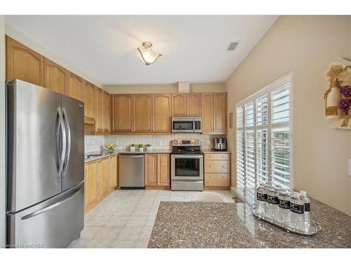 509-1499 Nottinghill Gate, Oakville, ON - Indoor Photo Showing Kitchen