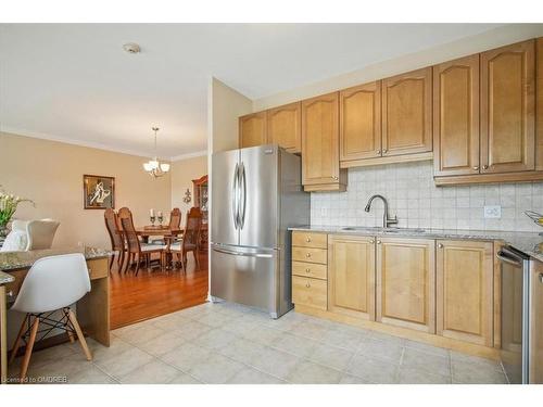 509-1499 Nottinghill Gate, Oakville, ON - Indoor Photo Showing Kitchen