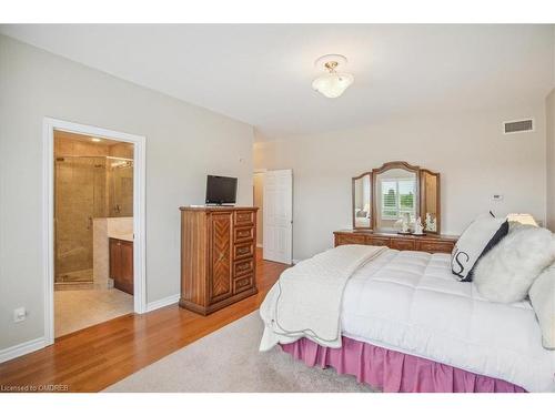 509-1499 Nottinghill Gate, Oakville, ON - Indoor Photo Showing Bedroom