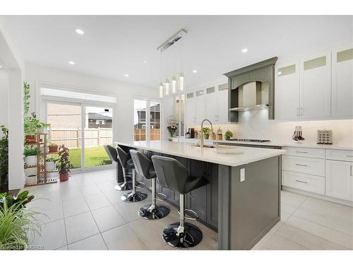 220 Great Falls Boulevard, Waterdown, ON - Indoor Photo Showing Kitchen With Upgraded Kitchen