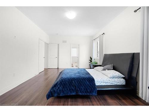 220 Great Falls Boulevard, Waterdown, ON - Indoor Photo Showing Bedroom