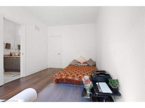 220 Great Falls Boulevard, Waterdown, ON - Indoor Photo Showing Bedroom