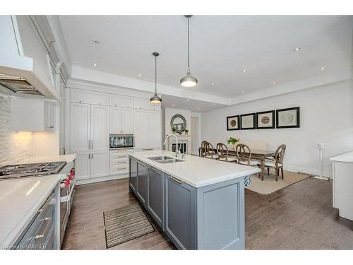 263 Hanover Street, Oakville, ON - Indoor Photo Showing Kitchen With Double Sink With Upgraded Kitchen