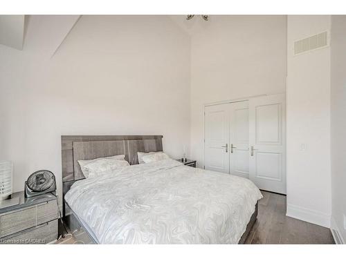 263 Hanover Street, Oakville, ON - Indoor Photo Showing Bedroom