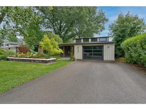 124 Lynn Court, Burlington, ON - Outdoor With Facade