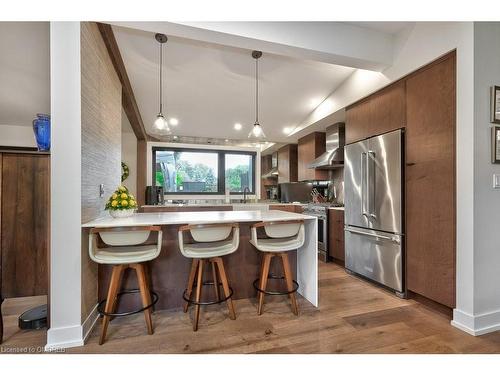 124 Lynn Court, Burlington, ON - Indoor Photo Showing Dining Room