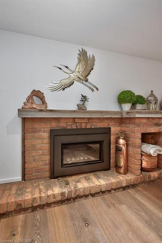 124 Lynn Court, Burlington, ON - Indoor Photo Showing Living Room With Fireplace