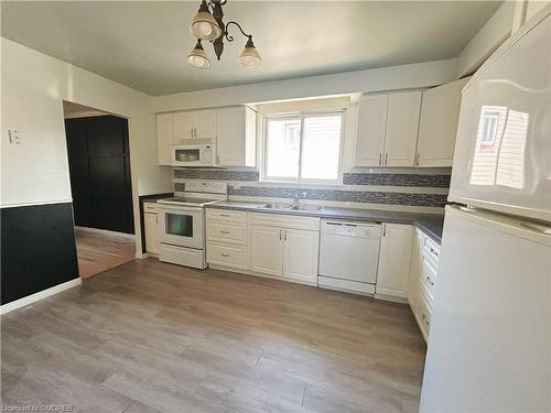 129 Lawrence Crescent, Bowmanville, ON - Indoor Photo Showing Kitchen With Double Sink