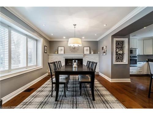 2069 Victoria Avenue, Burlington, ON - Indoor Photo Showing Dining Room