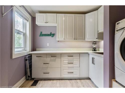 2069 Victoria Avenue, Burlington, ON - Indoor Photo Showing Laundry Room