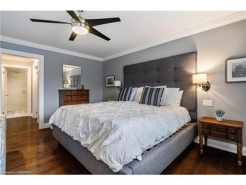 2069 Victoria Avenue, Burlington, ON - Indoor Photo Showing Bedroom