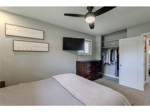 232 Pleasant Ridge Road, Brantford, ON - Indoor Photo Showing Bedroom