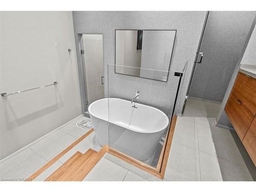 Ph7-8 Wellesley Street E, Toronto, ON - Indoor Photo Showing Bathroom