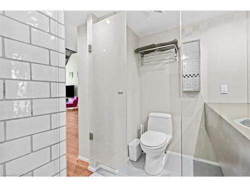 Ph7-8 Wellesley Street E, Toronto, ON - Indoor Photo Showing Bathroom