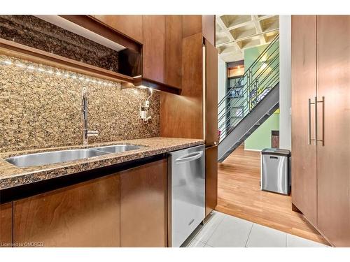 Ph7-8 Wellesley Street E, Toronto, ON - Indoor Photo Showing Kitchen With Double Sink