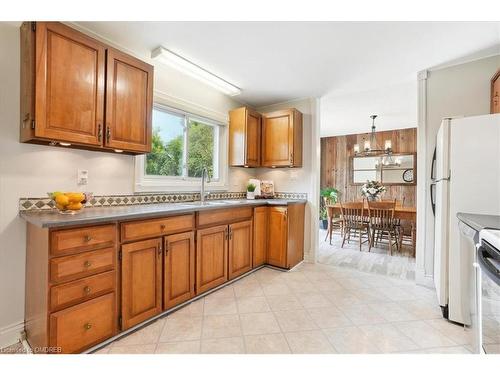 7689 5 Side Road, Halton Hills, ON - Indoor Photo Showing Kitchen With Double Sink