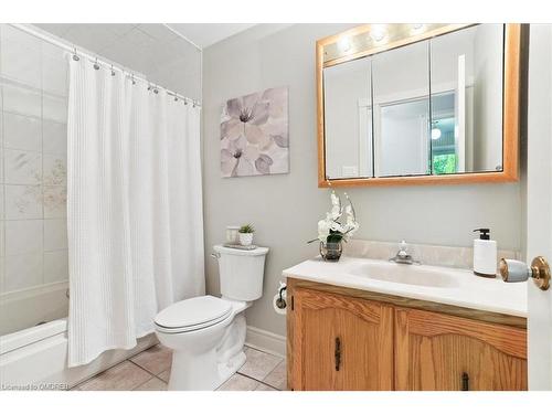 7689 5 Side Road, Halton Hills, ON - Indoor Photo Showing Bathroom