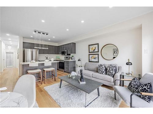 5-10 Depew Lane, Bowmanville, ON - Indoor Photo Showing Living Room