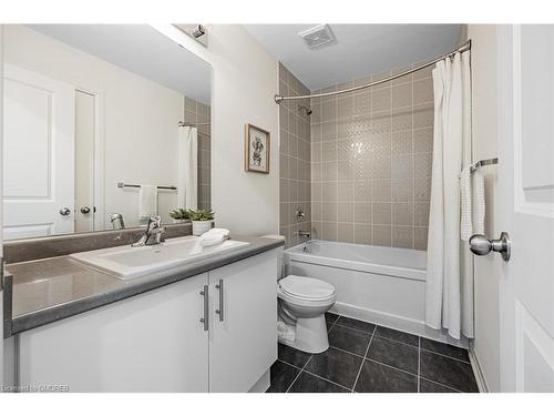 5-10 Depew Lane, Bowmanville, ON - Indoor Photo Showing Bathroom