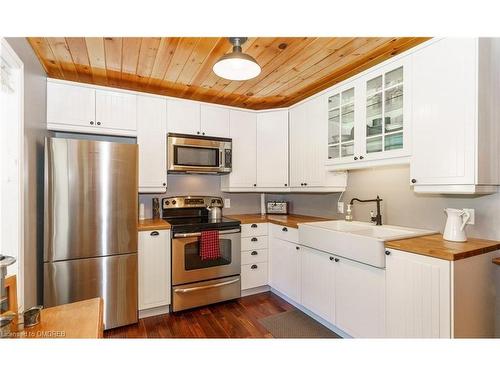 684A South Shore Road, South River, ON - Indoor Photo Showing Kitchen