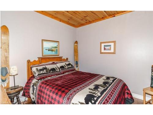 684A South Shore Road, South River, ON - Indoor Photo Showing Bedroom