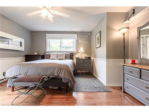 237 Tuck Drive, Burlington, ON - Indoor Photo Showing Bedroom