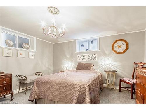 237 Tuck Drive, Burlington, ON - Indoor Photo Showing Bedroom