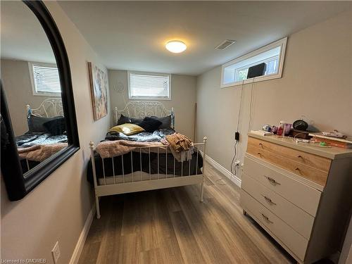 14 Fisher Crescent, Hamilton, ON - Indoor Photo Showing Bedroom