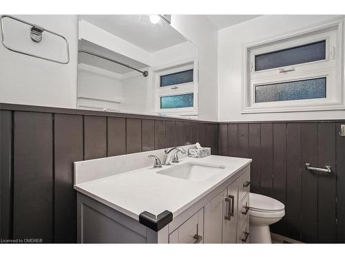 14 Fisher Crescent, Hamilton, ON - Indoor Photo Showing Bathroom