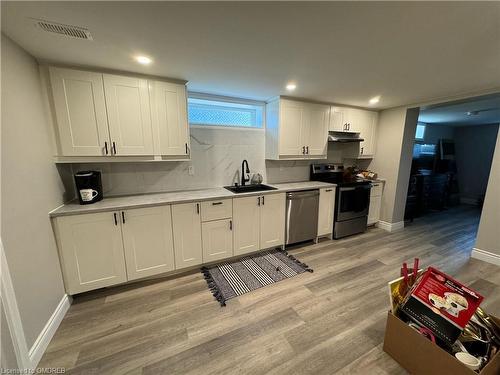 14 Fisher Crescent, Hamilton, ON - Indoor Photo Showing Kitchen