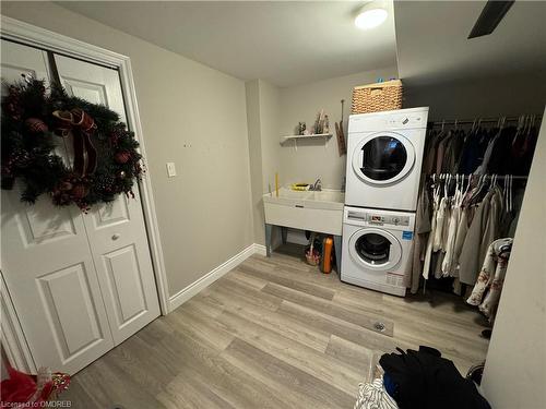 14 Fisher Crescent, Hamilton, ON - Indoor Photo Showing Laundry Room