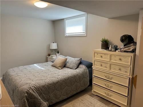 14 Fisher Crescent, Hamilton, ON - Indoor Photo Showing Bedroom